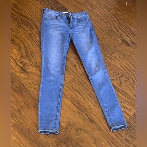 SO Low-Rise Jegging Jeans – Size 5 / 27 – Medium Wash Skinny in Light Blue